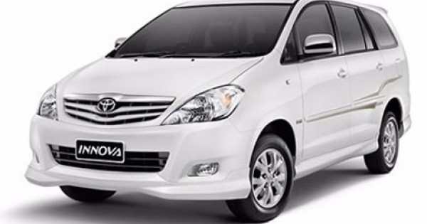 innova car silver